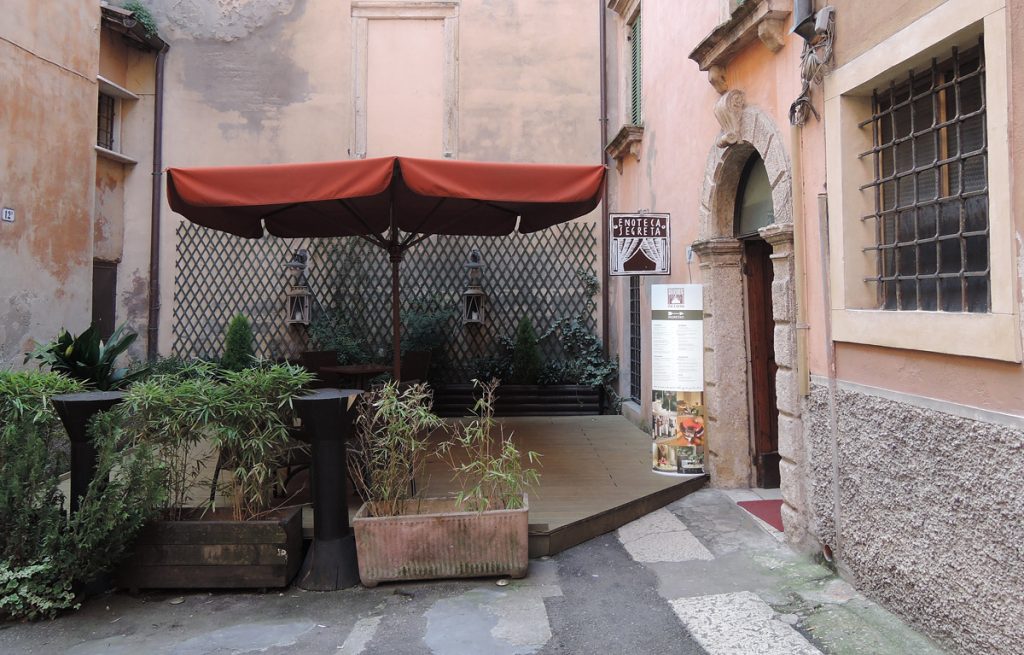 Enoteca Segreta Entrance