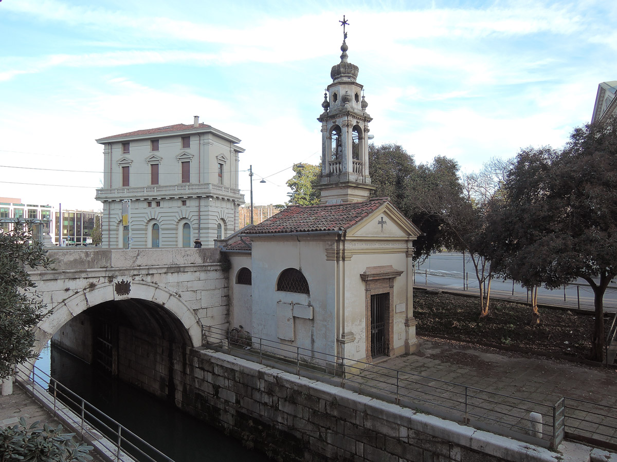 The little Oratory of the Blessed Virgin, half hidden in Padua