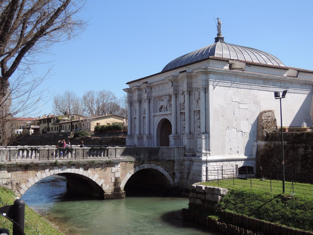 Porta San Tomaso