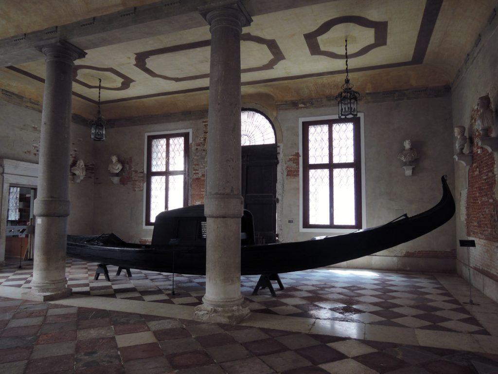 Gondola in Ca' Rezzonico