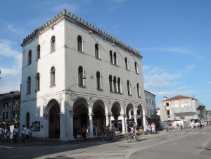 Loggia, Noale