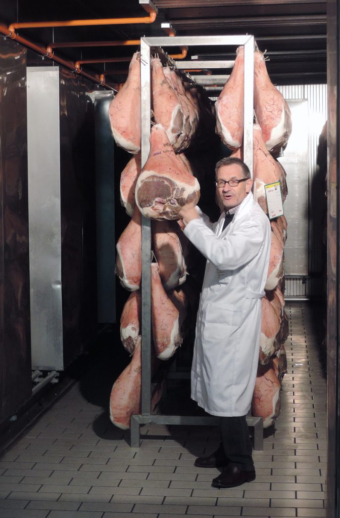 Fontana explaining, Italian prosciutto