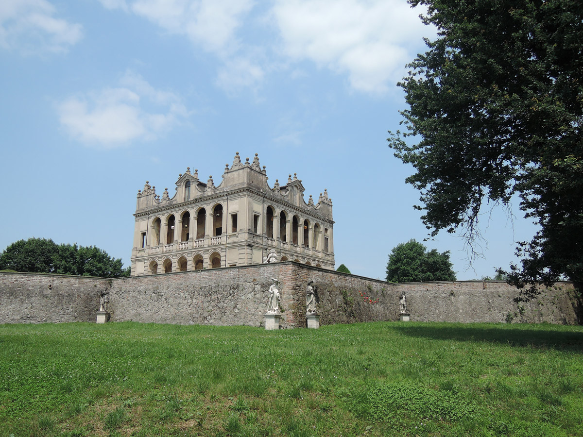 Fall in love with Villa Emo Capodilista