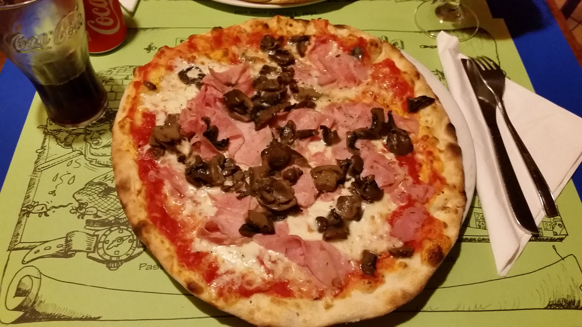 Pizza at Pizzeria Savonarola