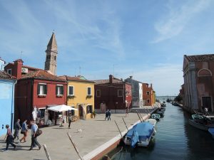 Burano and the continuously barking minuscule dog