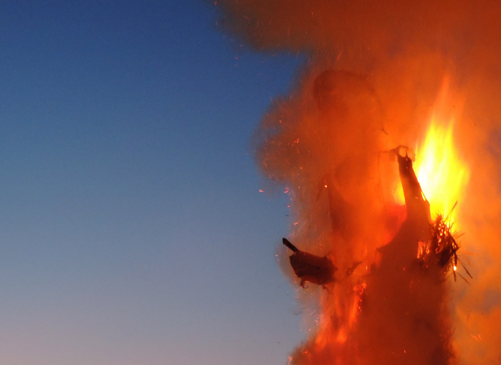 Befana and Panevin traditions in Italy