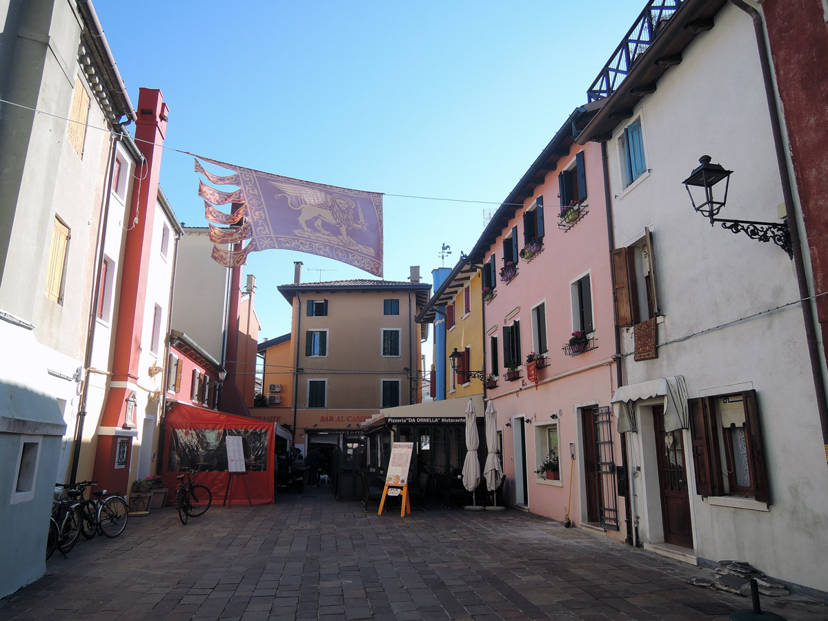Venetian flag, April 25
