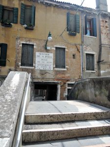 Venice Glossary: Tits Bridge in San Polo Sestiere