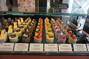 Yummy mini cakes, Biasetto