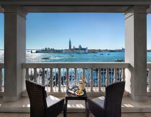 View ©Londra Palace