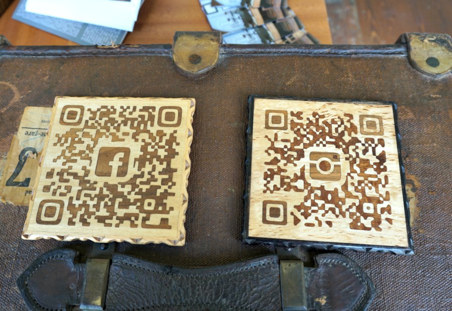 Zouganista Facebook and Instagram Wooden QR codes