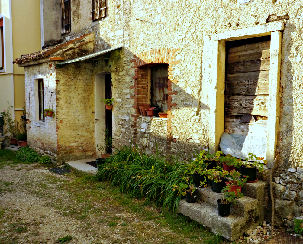 Combai alley
