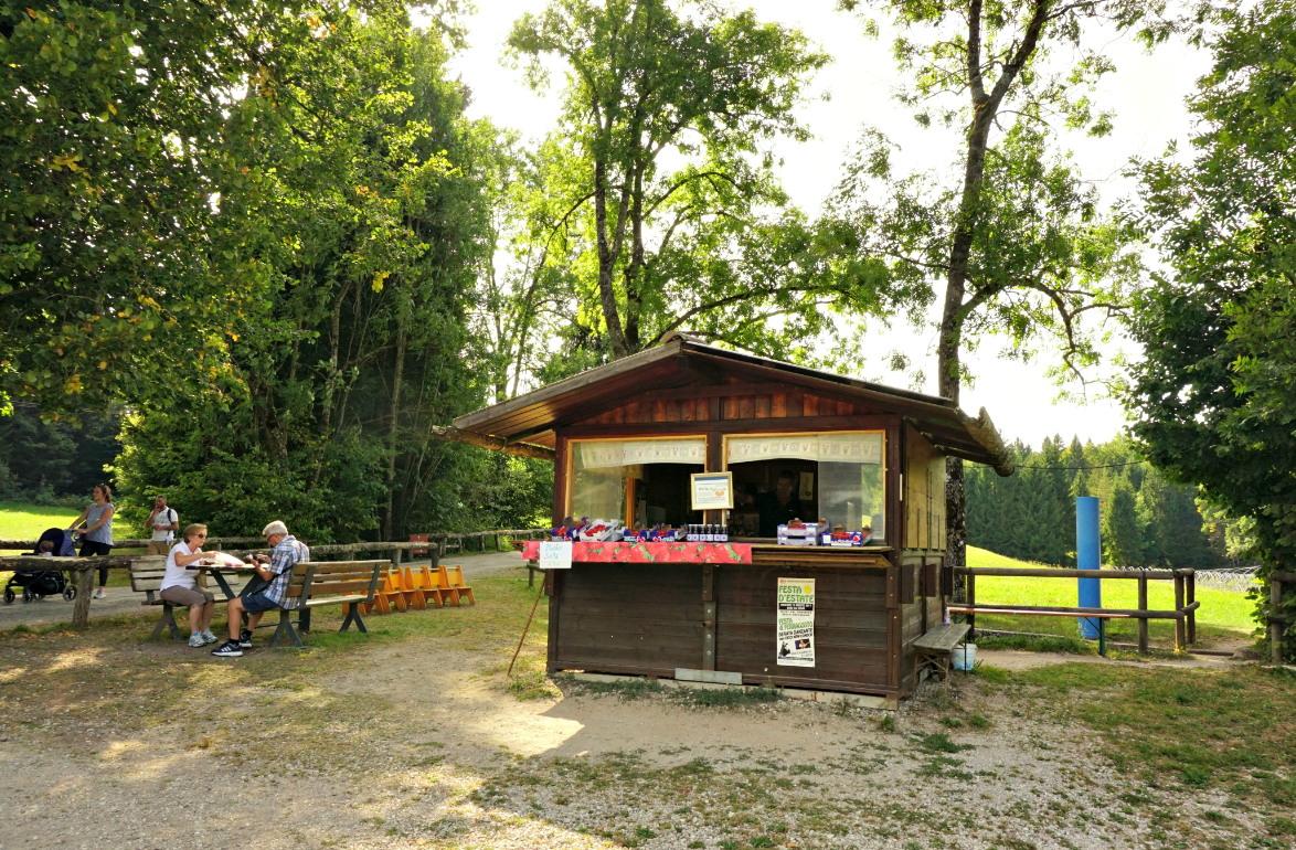 Kiosk selling berries