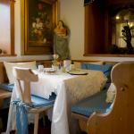 breakfast room