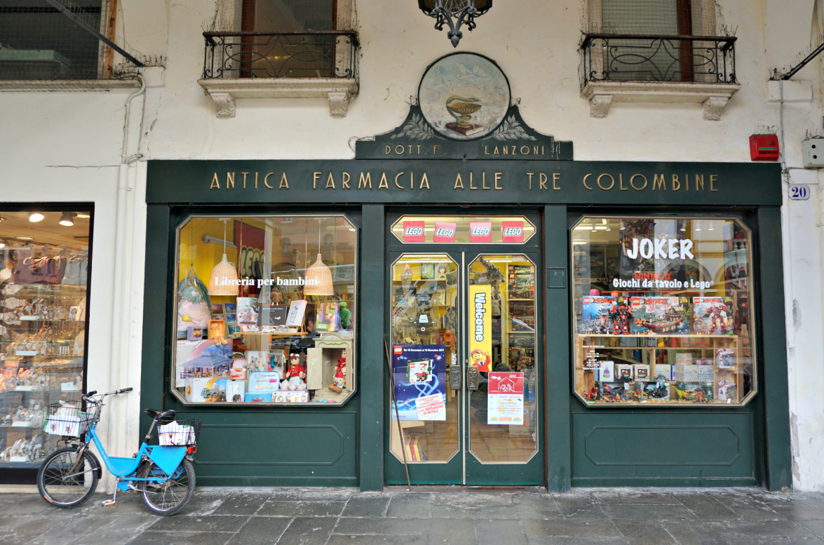 What to see in Rovigo Former pharmacy, now toy shop