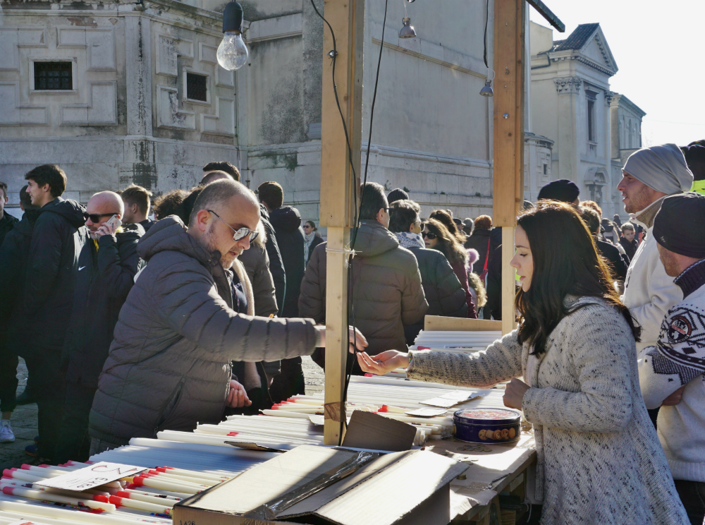 Candles kiosk, Salute festival in Venice