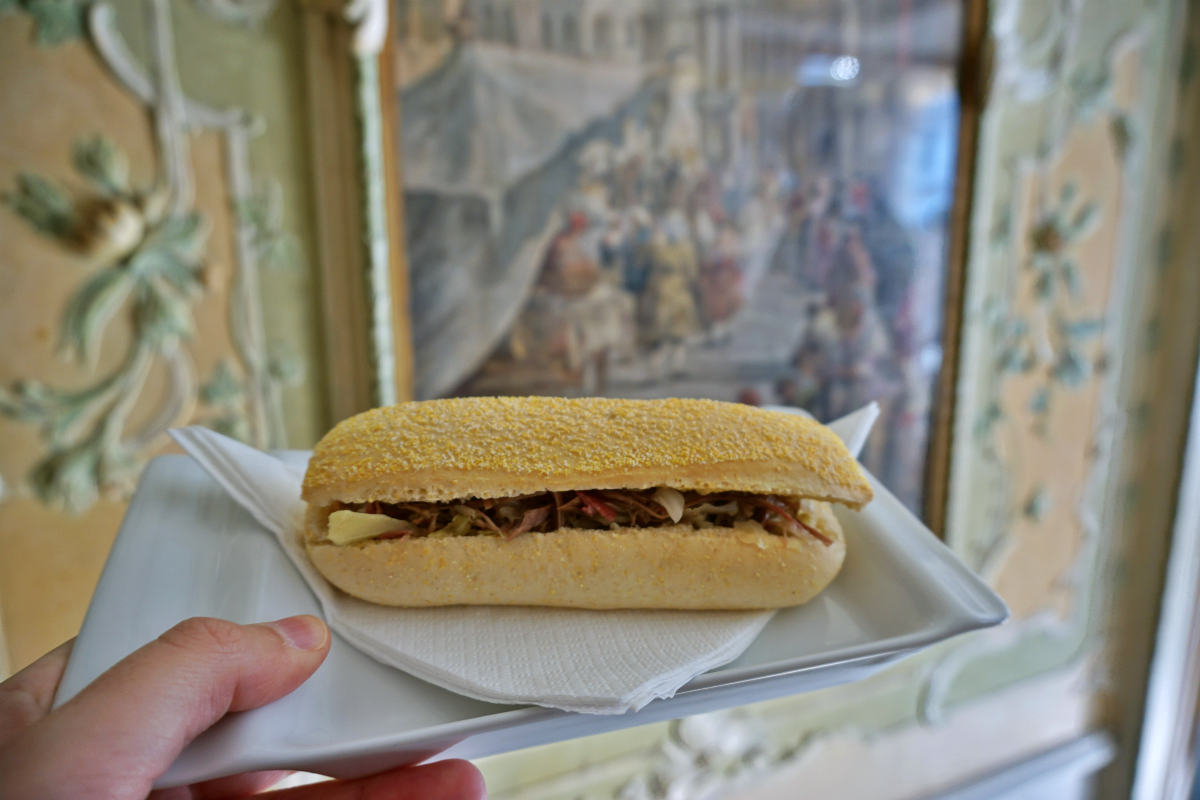Castradina sandwich, Caffè Quadri