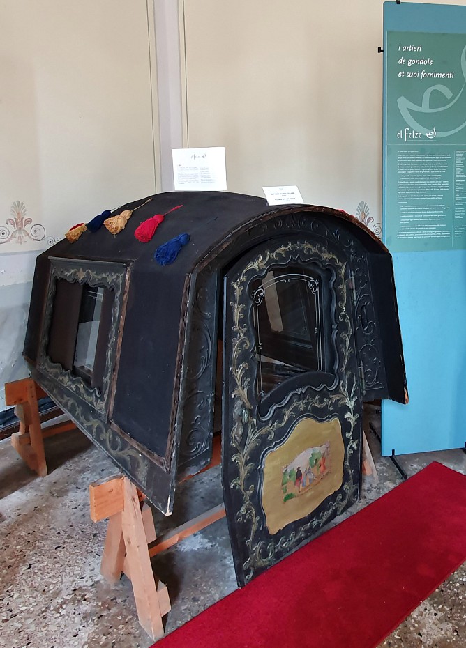D'Annunzio's gondola felze