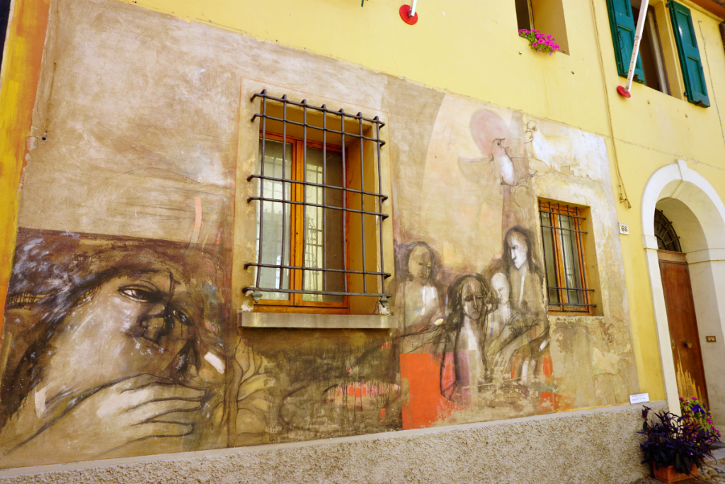 Dozza street art