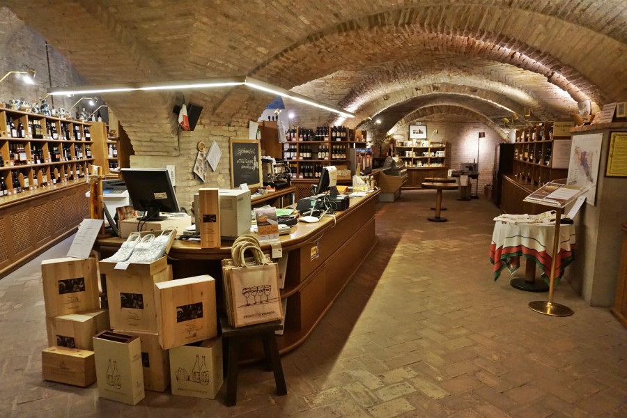 Emilia Romagna regional wine shop